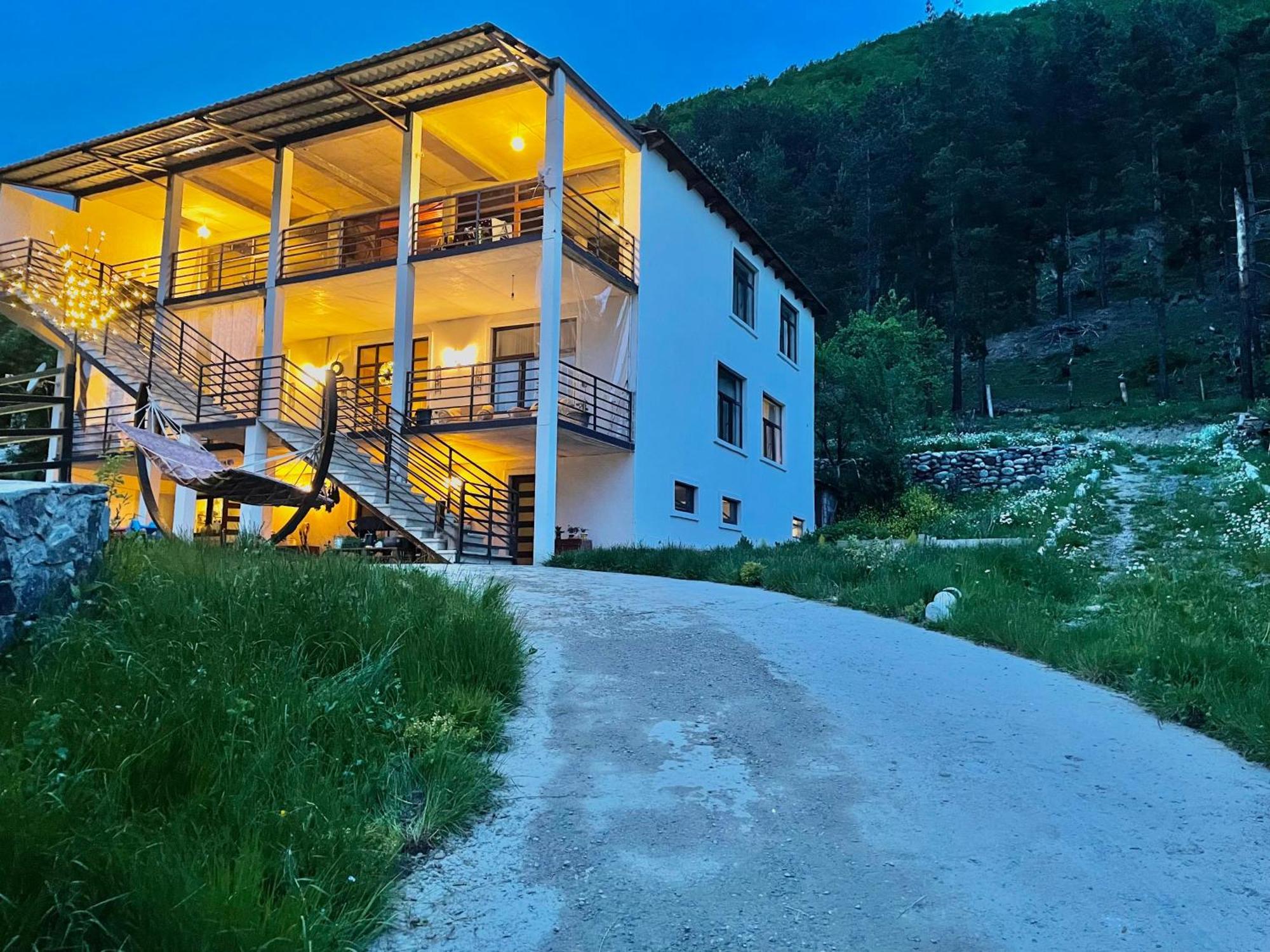 Guesthouse Shampriani Mestia Buitenkant foto